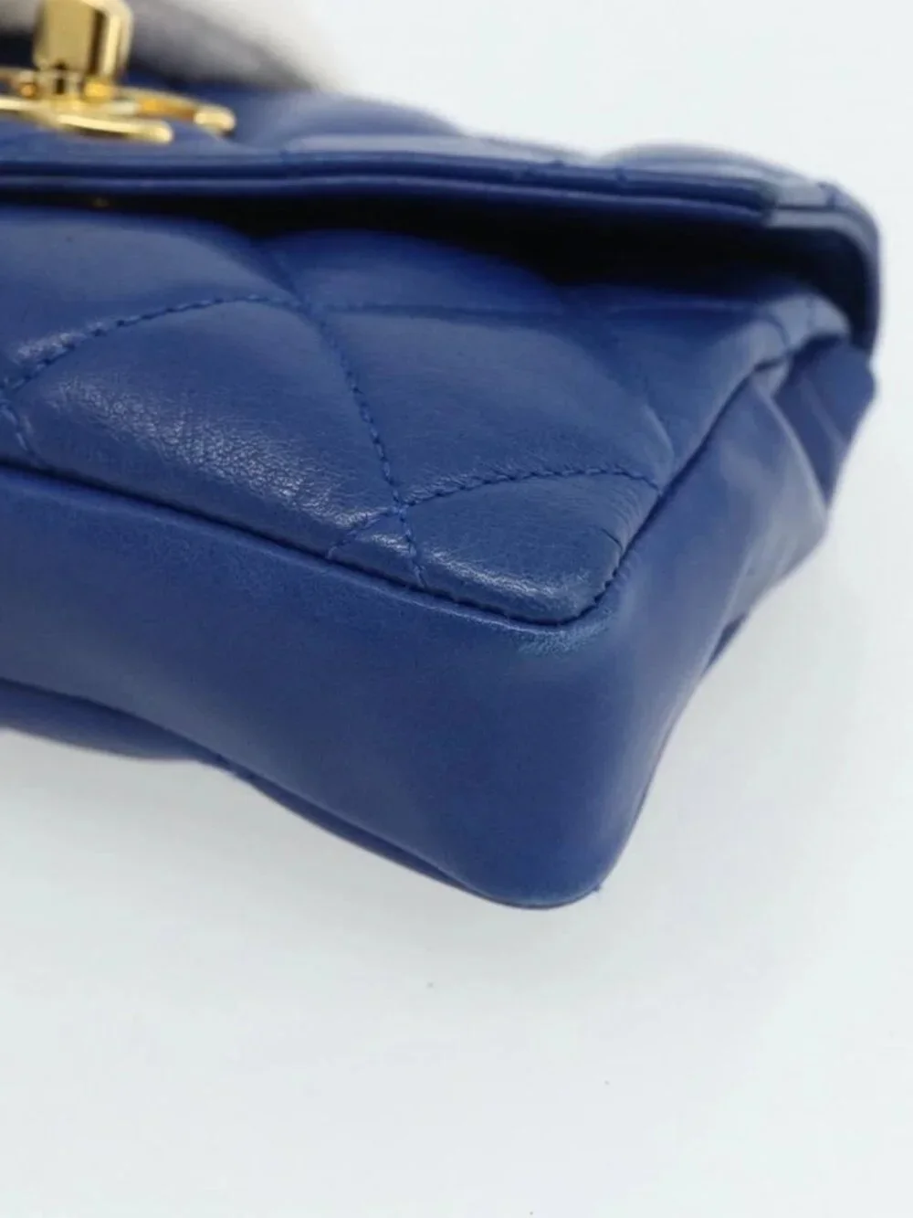 CHANEL Matelasse Pouch Lamb Skin Blue Gold CC Auth 177338